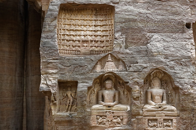 Gwalior-Statues jaïnes-028